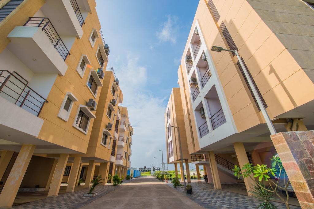 Budget Inn Service Apartments - Tiger Plaza Vengni Exterior photo